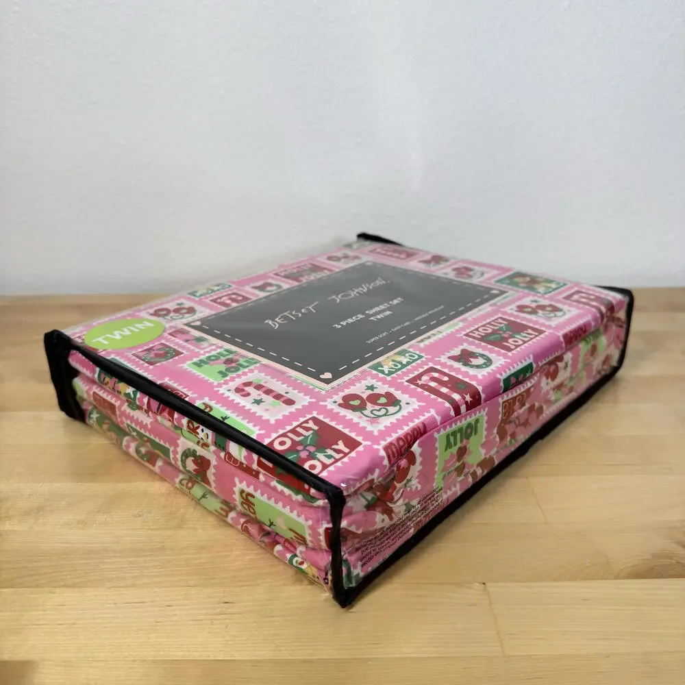 Betsey Johnson Christmas 3 Piece Twin Sheet‎ Set Pink Holiday Stamps
